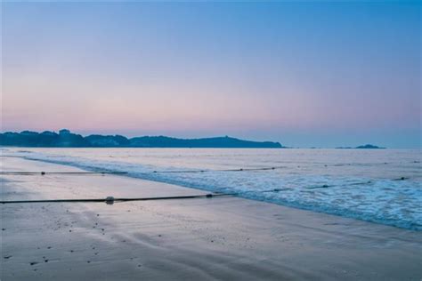 夢到在海邊玩水|周公解夢：整理和海有關的夢